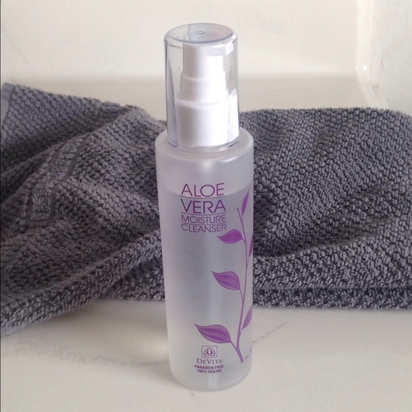 devita aloe vera moisture cleanser
